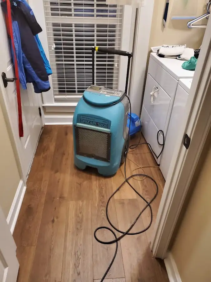 Commercial dehumidifier deployed for Crawl Space Restoration in Laredo